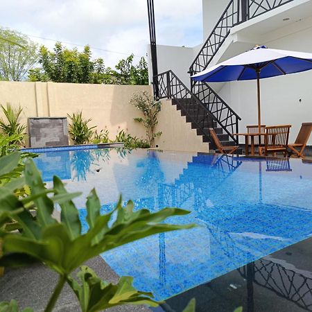 Zavana Rooms & Restaurant Tanjungkarang Exterior photo
