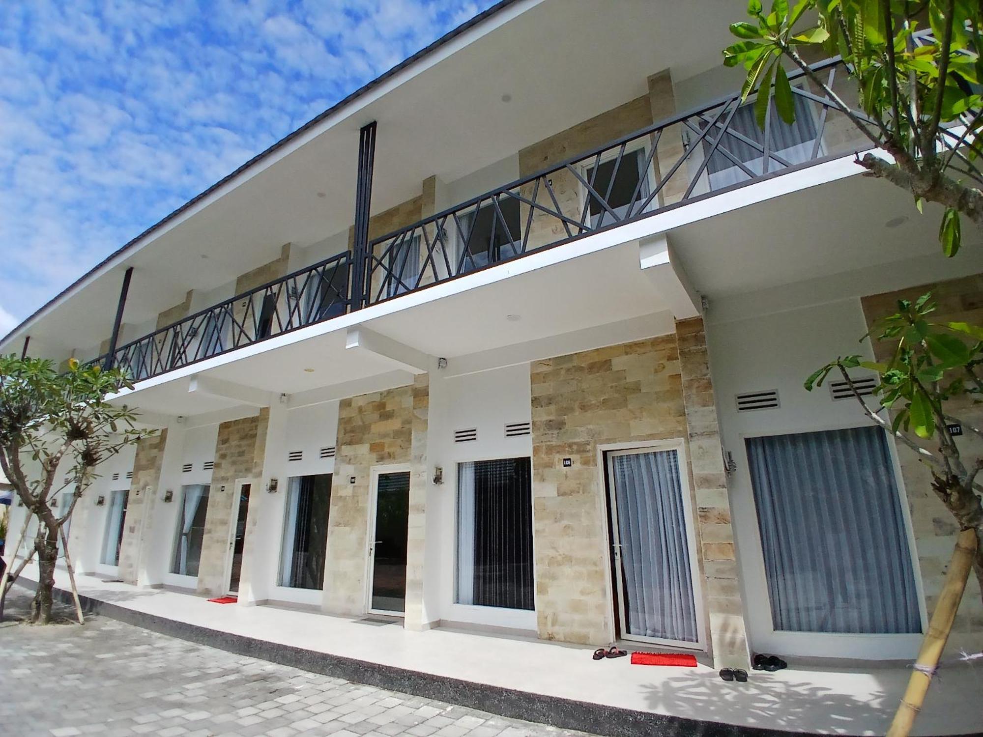 Zavana Rooms & Restaurant Tanjungkarang Exterior photo