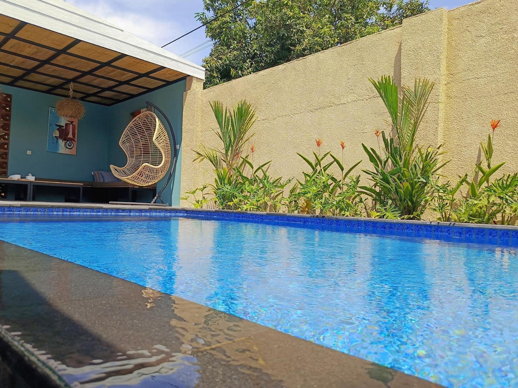 Zavana Rooms & Restaurant Tanjungkarang Exterior photo